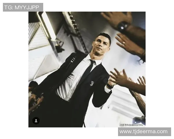 揭秘足球巨星C罗的长相特征与外貌风格全方位解析