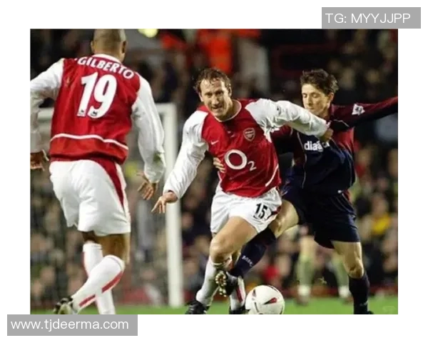 国外足球球星离婚风波揭秘背后真相及对职业生涯的影响